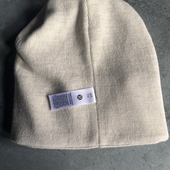 lululemon athletica Merino wool blend Heathered Cream Beanie NWT main image 4